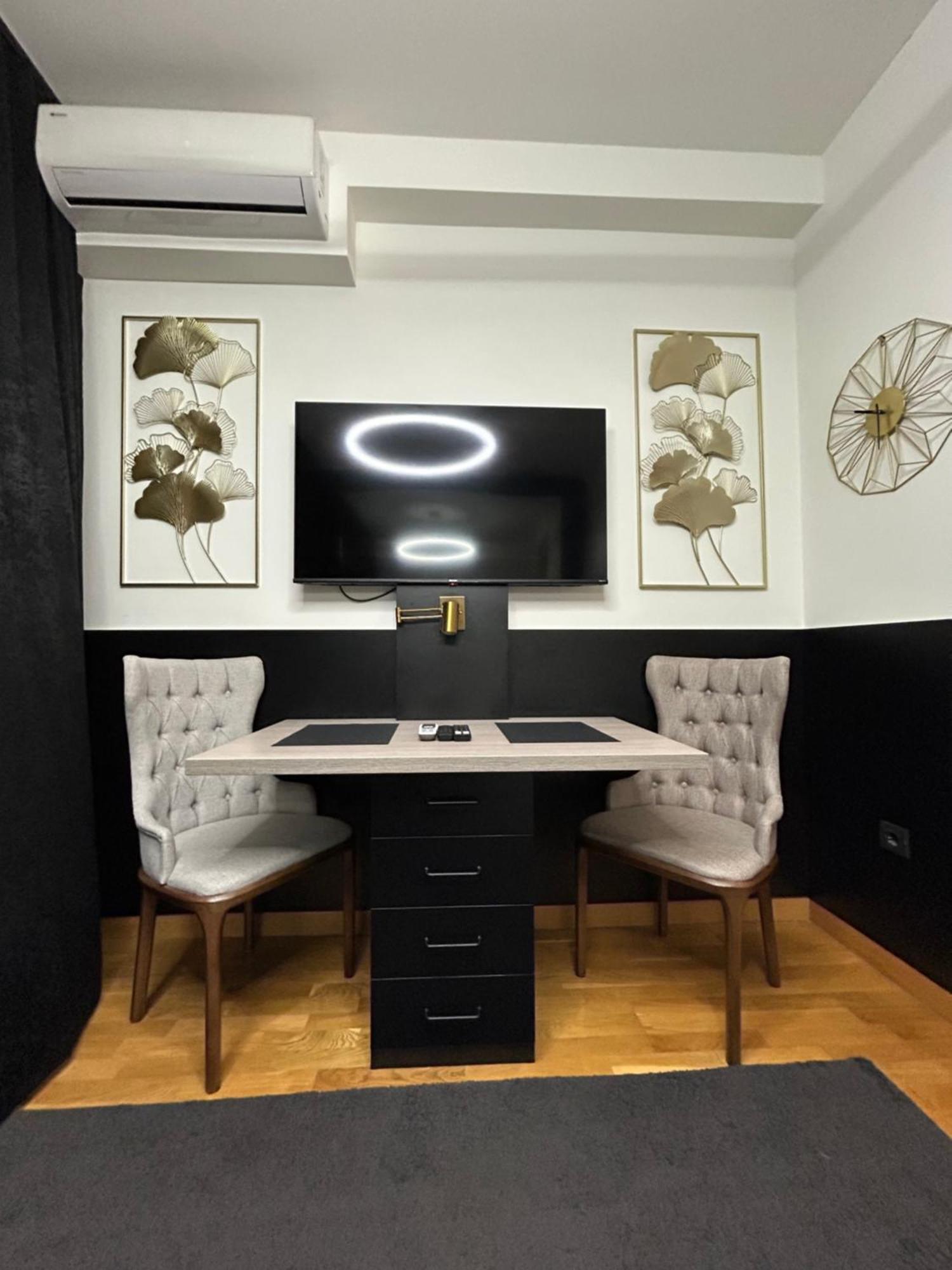 Waterfront Lux Apartment